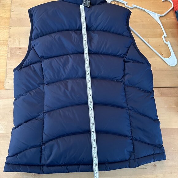LL Bean Ws down vest, medium, navy, great condition - Picture 3 of 10